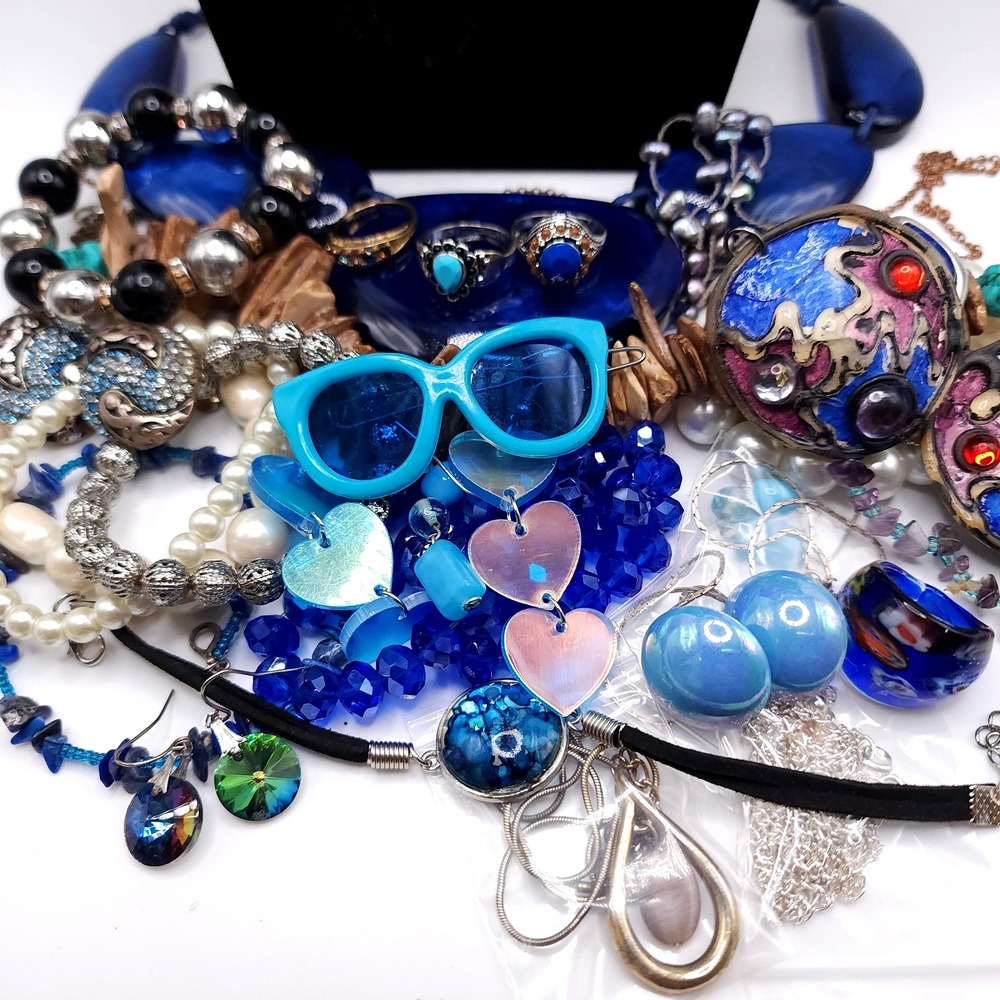 35pc Mixed Jewelry Lot Blue Vintage Modern Necklaces Bracelets Earrings - Picture 5 of 10